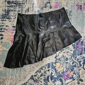 GENUINE LEATHER Black A- Symmetrical Pleated Skirt